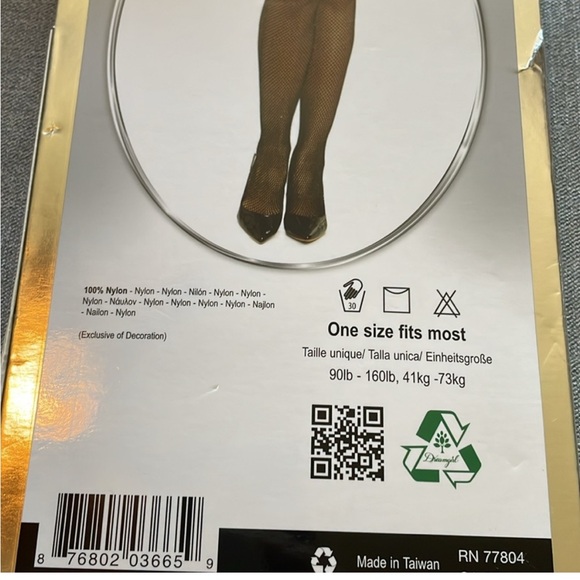 Dreamgirl Fishnet Pantyhose with Back Seam - Picture 3 of 4